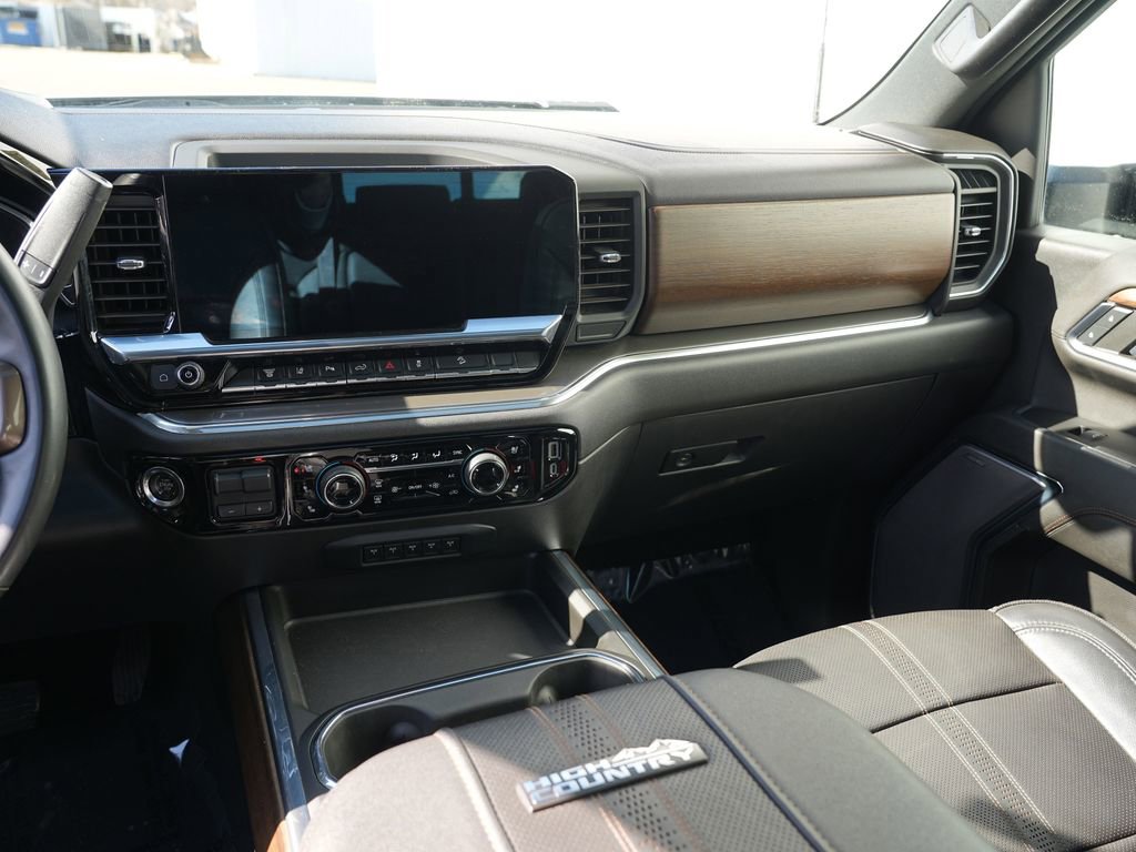 Used 2024 Chevrolet Silverado 2500 High Country w/ Z71 Off-Road Package image 22