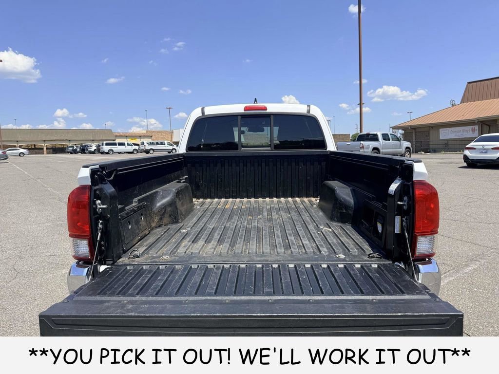 Used 2017 Toyota Tacoma TRD Off-Road w/ Tow Package AWD/4WD image 10