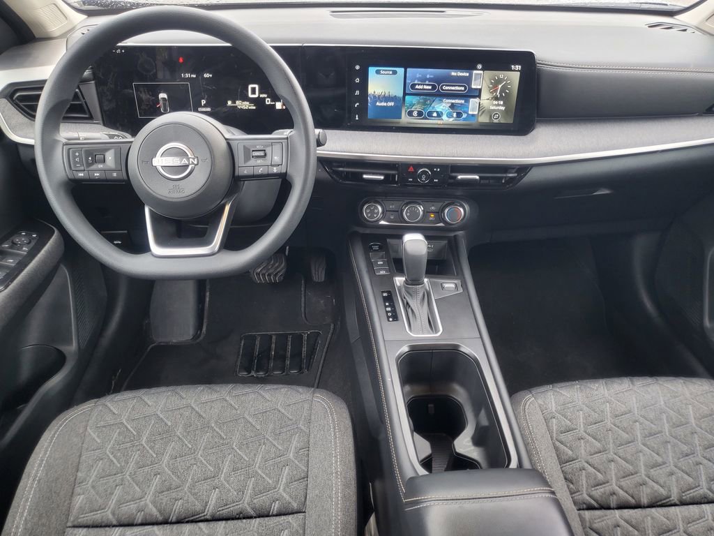 Used 2025 Nissan Kicks SV image 26