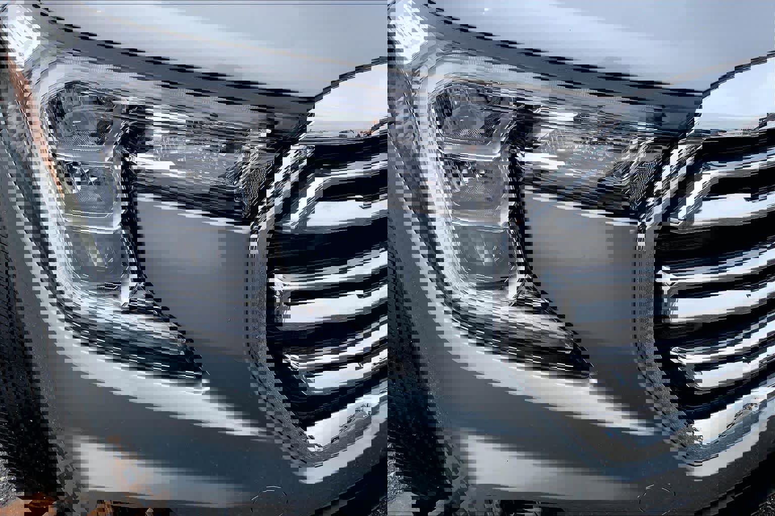 Used 2023 GMC Terrain SLT image 27