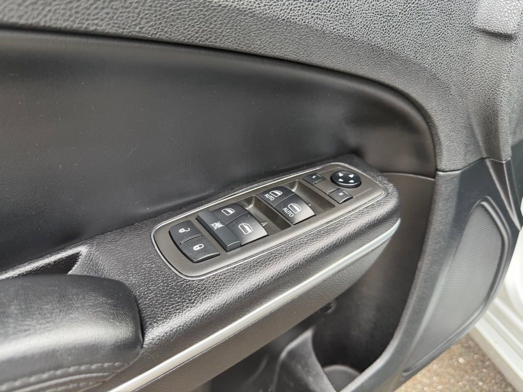 Used 2021 Chrysler 300 Touring w/ Sport Appearance Package image 18