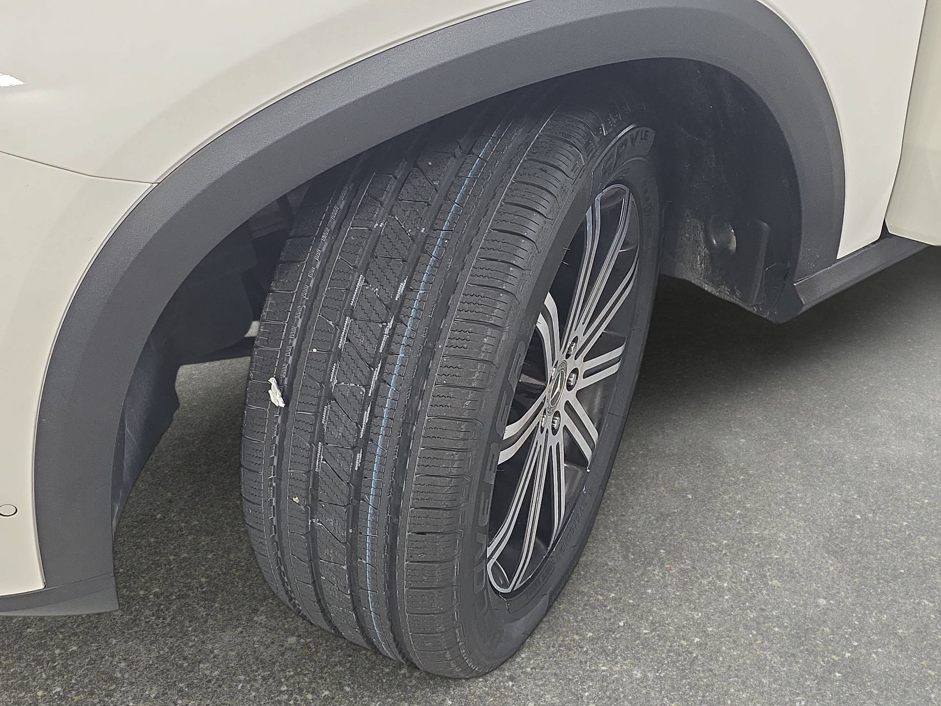 Certified 2024 Mercedes-Benz GLE 450 4MATIC image 31