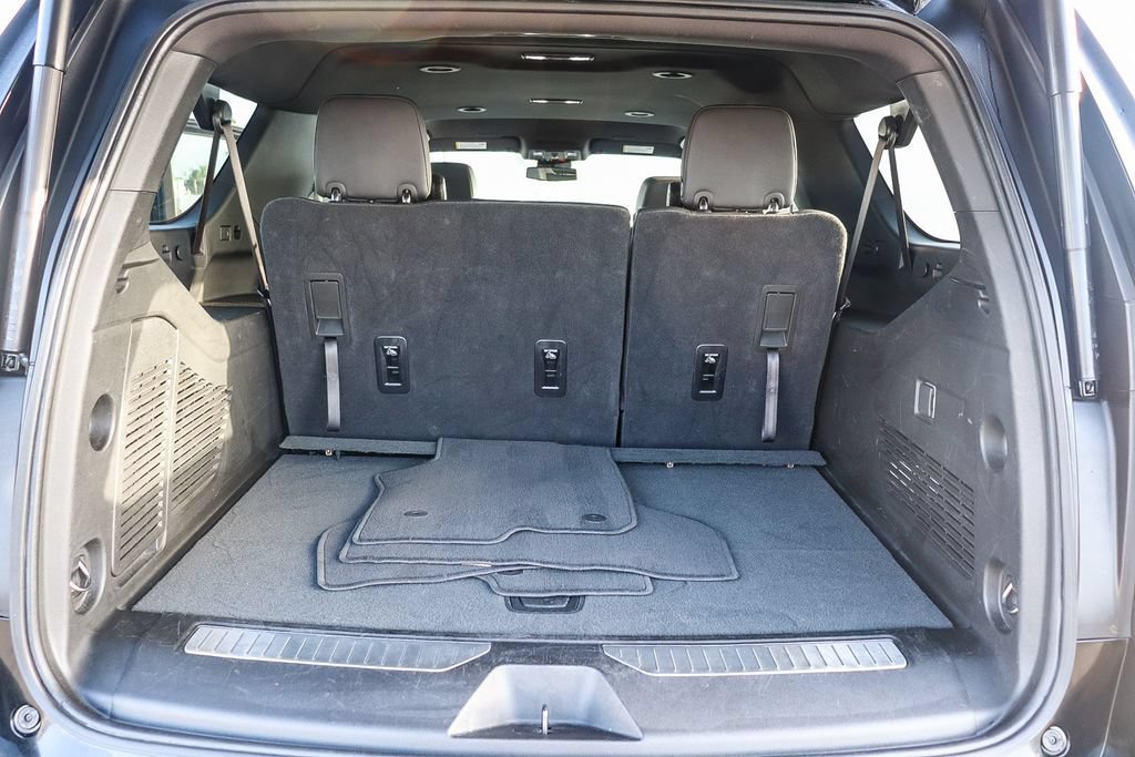 Used 2025 Chevrolet Suburban Z71 AWD/4WD image 30