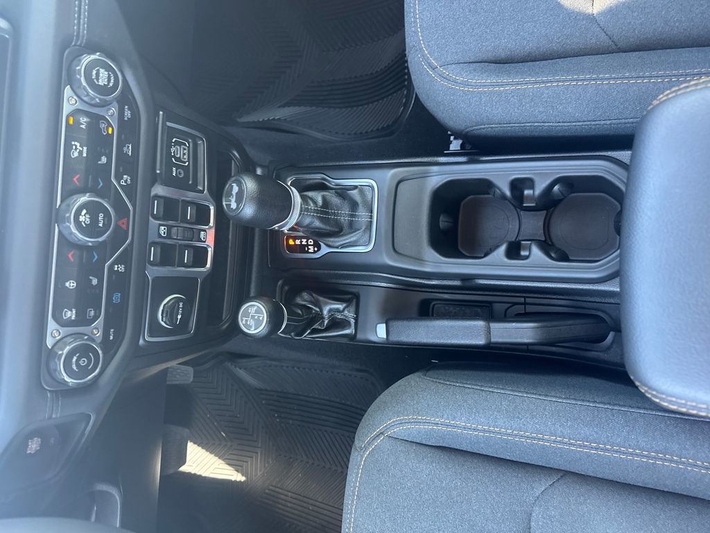 Used 2025 Jeep Wrangler Unlimited Sahara w/ Safety Group image 28