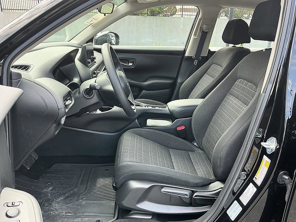 Used 2025 Honda HR-V LX image 12