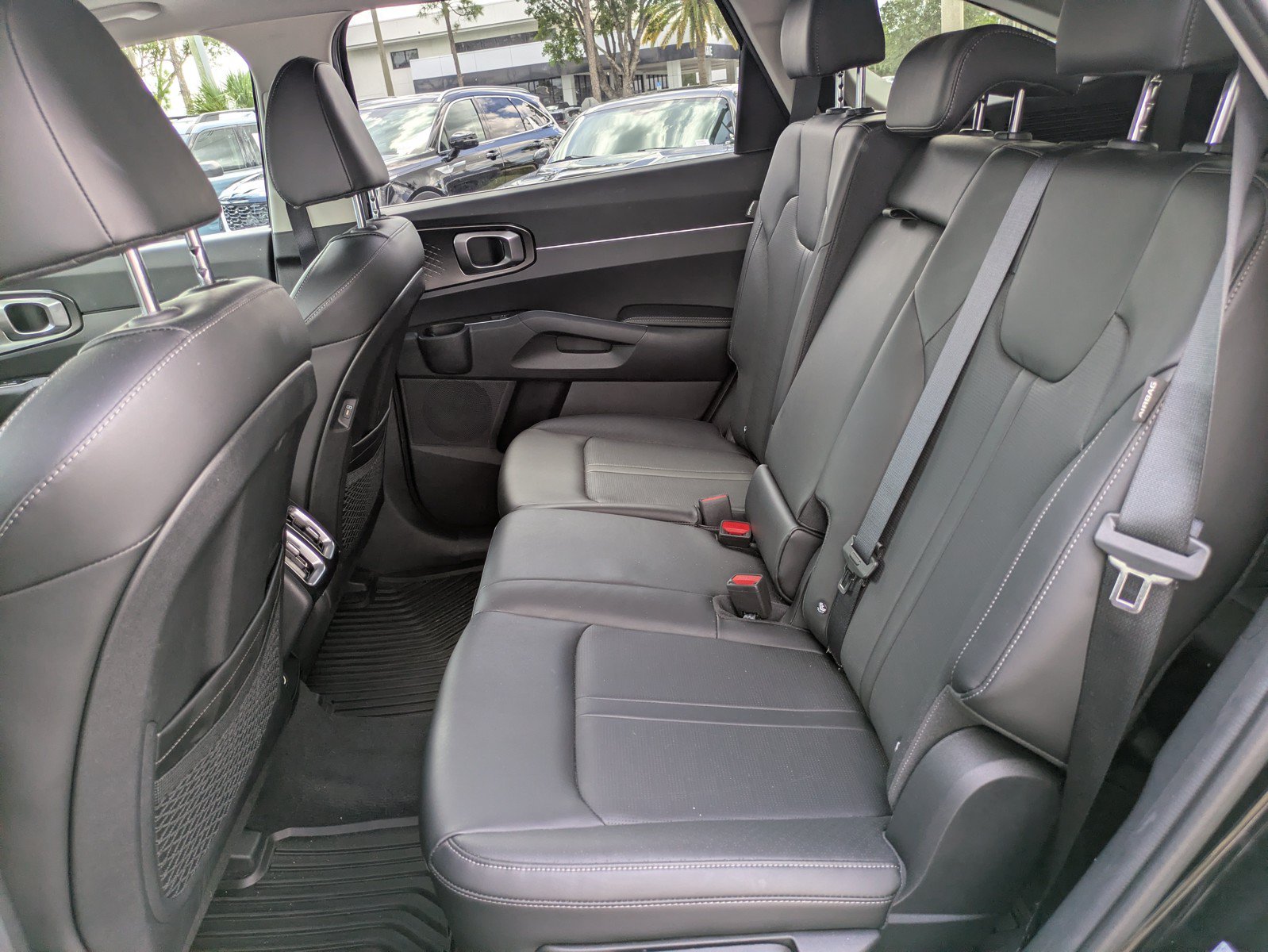 Certified 2026 Kia Sorento S w/ S Panoramic Sunroof Package FWD image 11