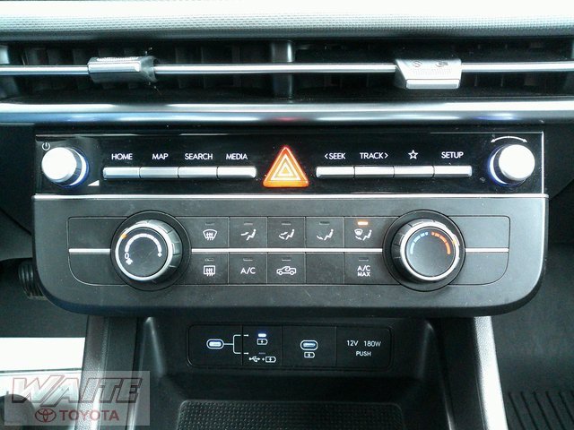 Used 2025 Hyundai Santa Cruz SE image 17