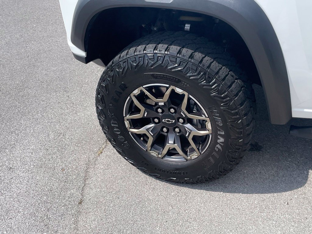 Used 2023 Chevrolet Colorado ZR2 w/ ZR2 Convenience Package III AWD/4WD image 33