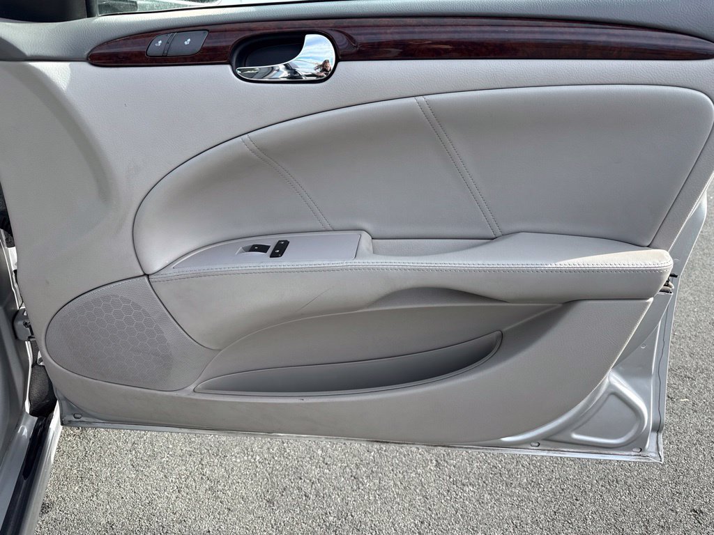 Used 2011 Buick Lucerne CXL FWD image 9