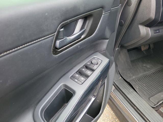 Used 2024 Nissan Pathfinder S AWD/4WD image 12