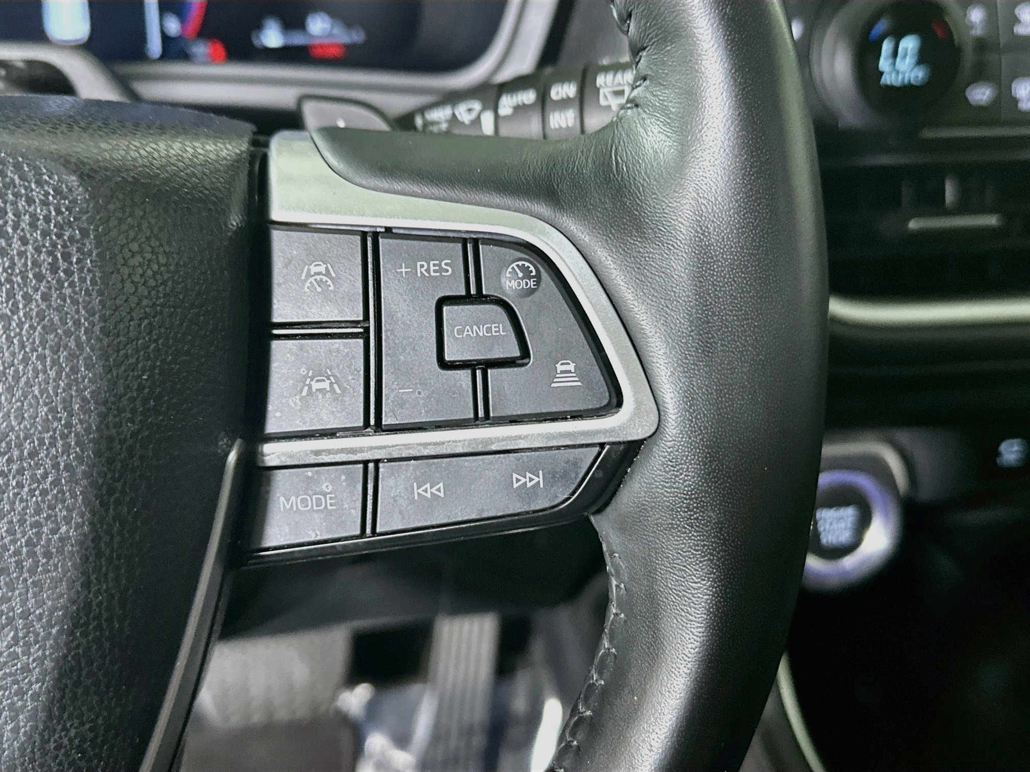 Used 2024 Toyota Grand Highlander AWD image 17