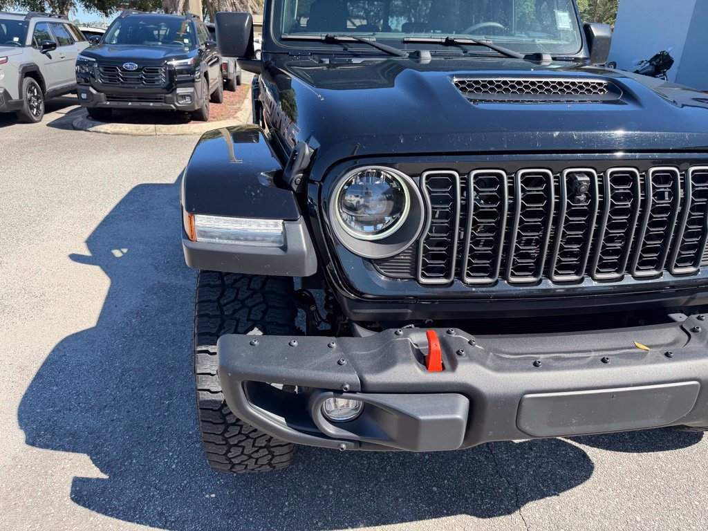 Used 2025 Jeep Gladiator Mojave AWD/4WD image 13
