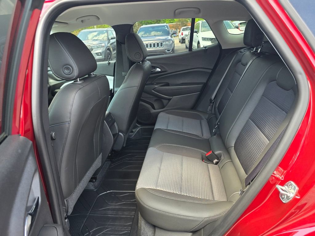 Used 2024 Chevrolet Trax LT w/ Driver Confidence Package FWD image 10