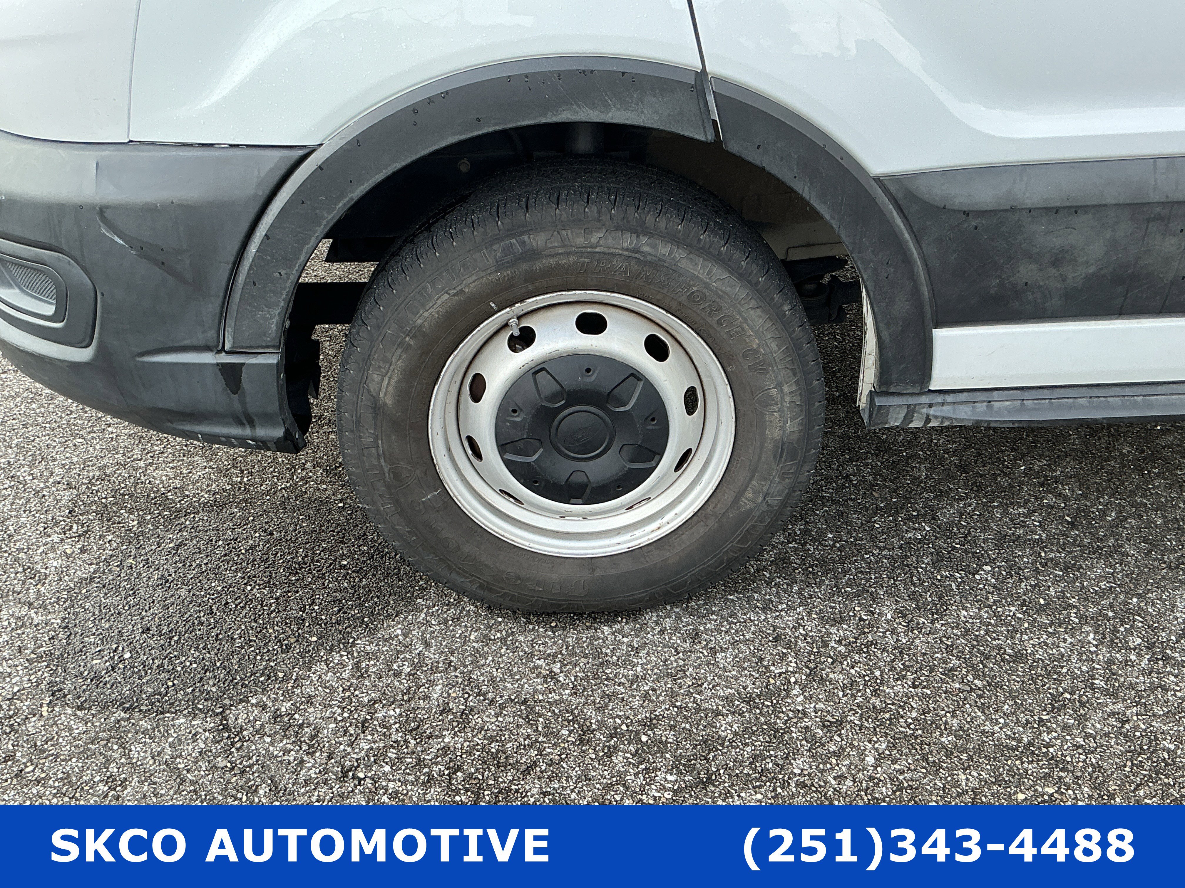 Used 2021 Ford Transit 250 Medium Roof image 9