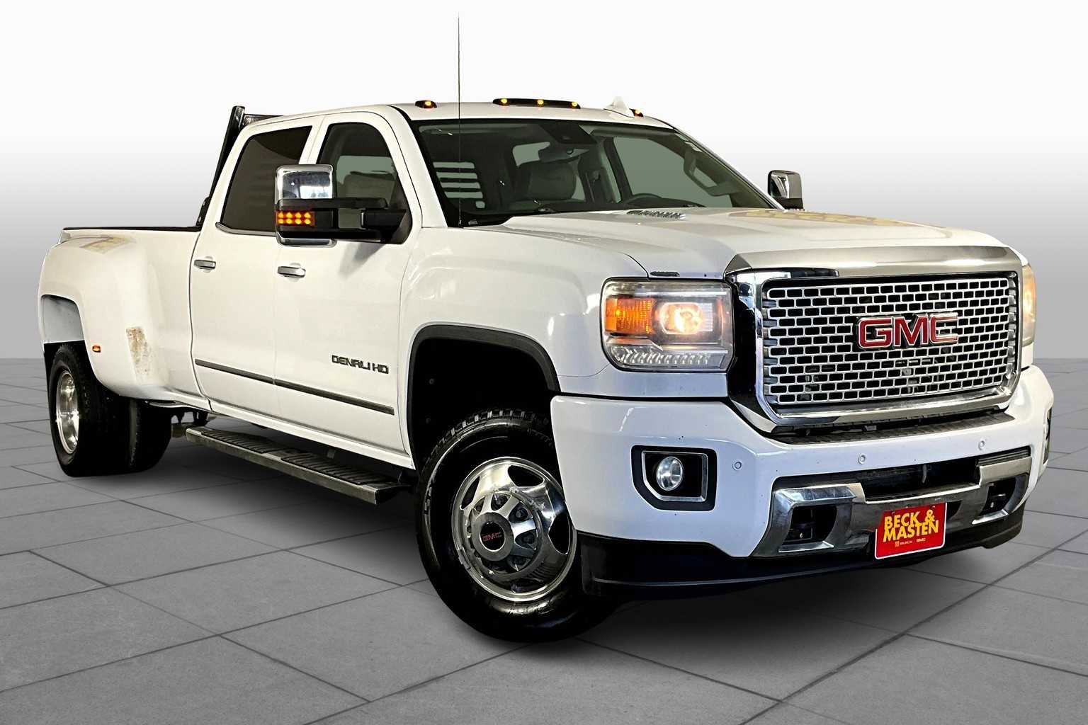 Used 2015 GMC Sierra 3500 Denali w/ Duramax Plus Package image 2