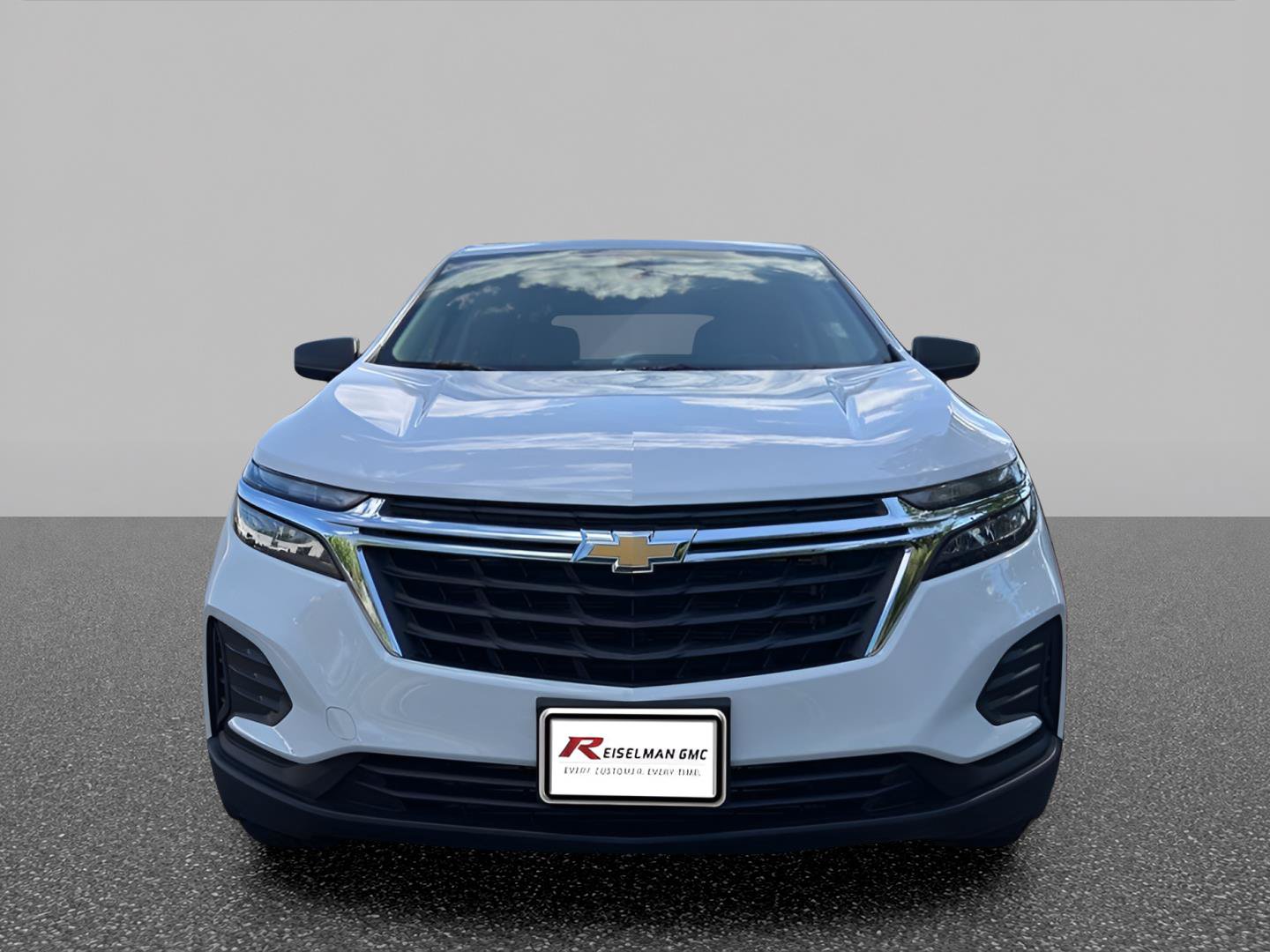 Certified 2023 Chevrolet Equinox LS w/ LS Convenience Package AWD/4WD image 2