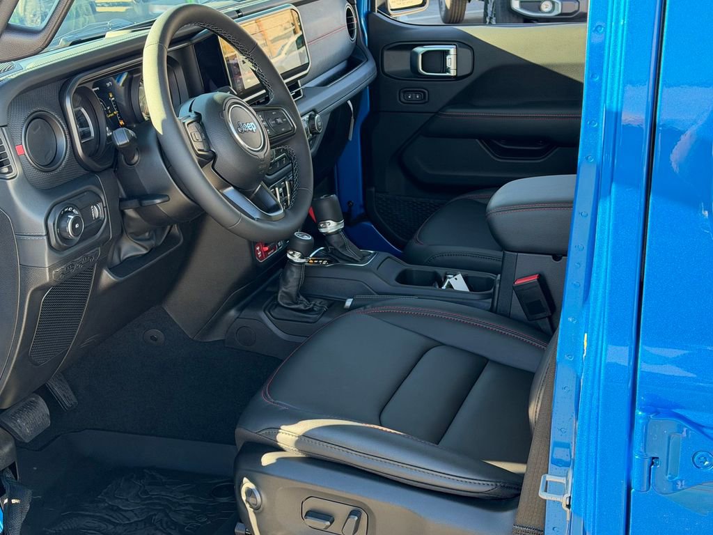 New 2026 Jeep Wrangler Unlimited Rubicon w/ Technology Group image 10