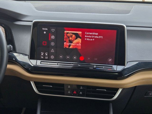 Used 2025 Volkswagen Atlas Cross Sport SEL image 18