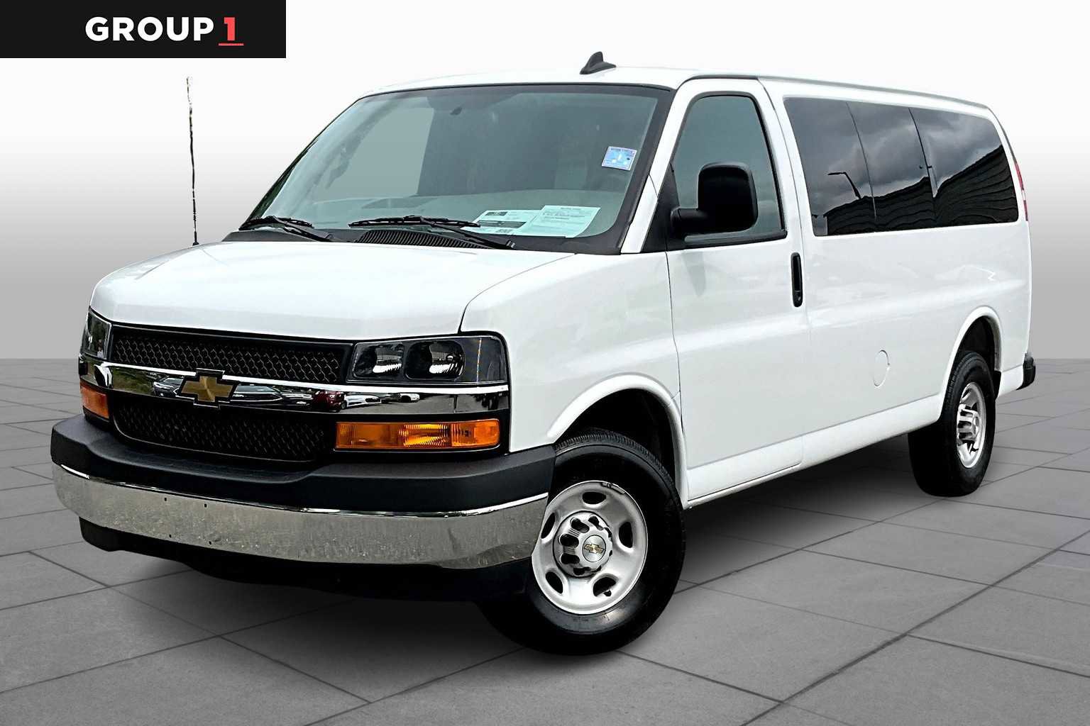 Used 2025 Chevrolet Express 3500 LS w/ Chrome Appearance Package