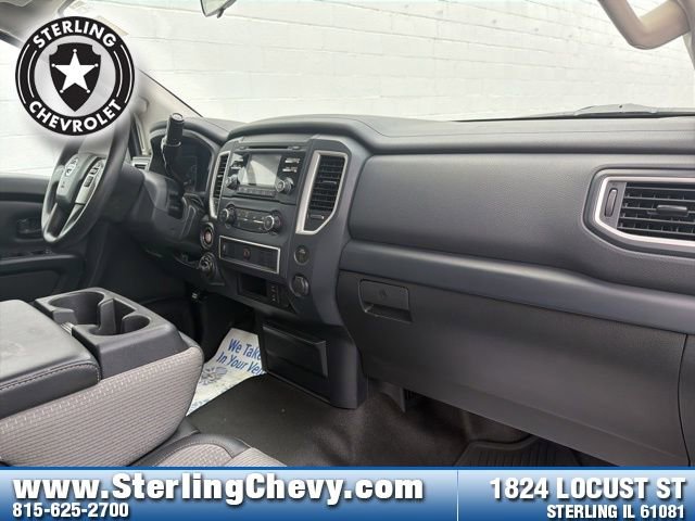 Used 2017 Nissan Titan S image 11