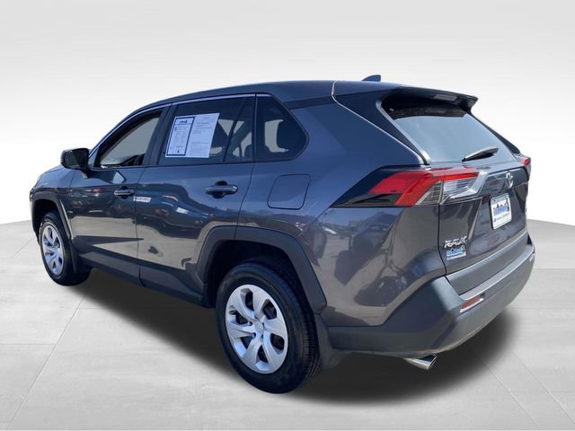 Used 2024 Toyota RAV4 LE AWD/4WD image 5