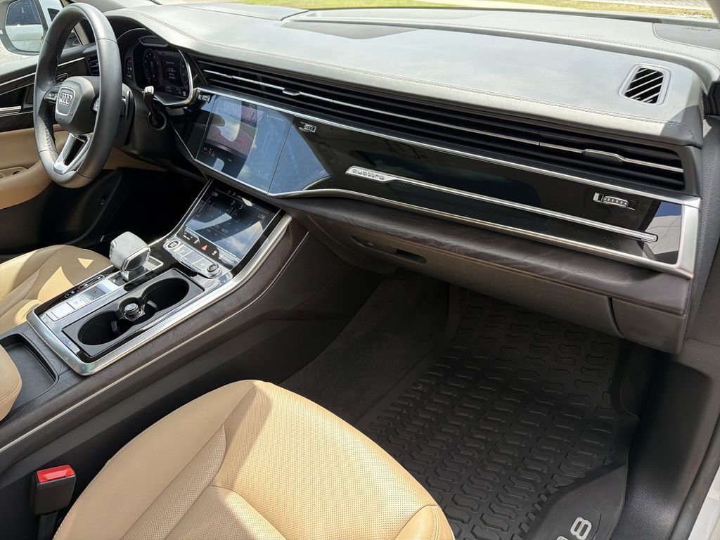 Used 2021 Audi Q8 Prestige AWD/4WD image 9