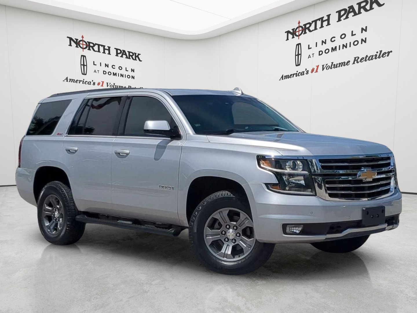 Used 2017 Chevrolet Tahoe LT w/ Luxury Package AWD/4WD image 7