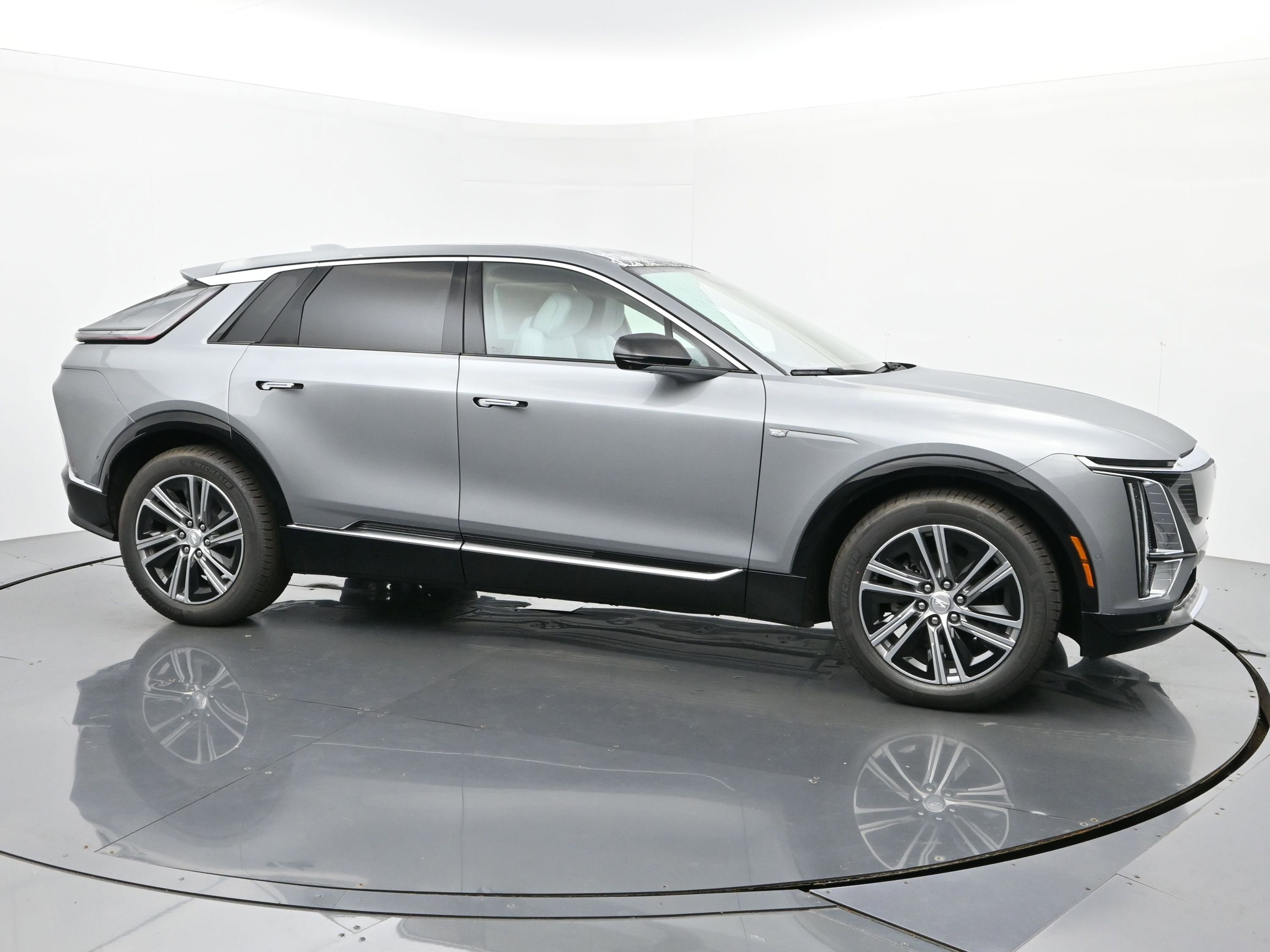 New 2026 Cadillac Lyriq Luxury image 7