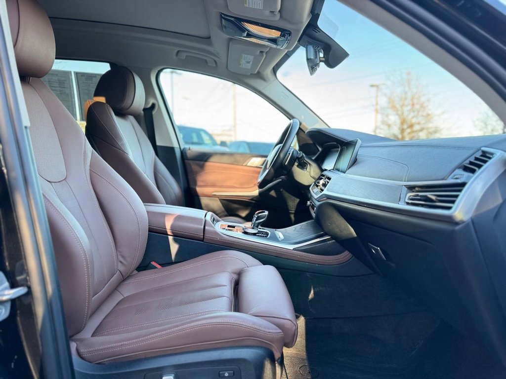 Used 2022 BMW X7 xDrive40i w/ Premium Package image 22