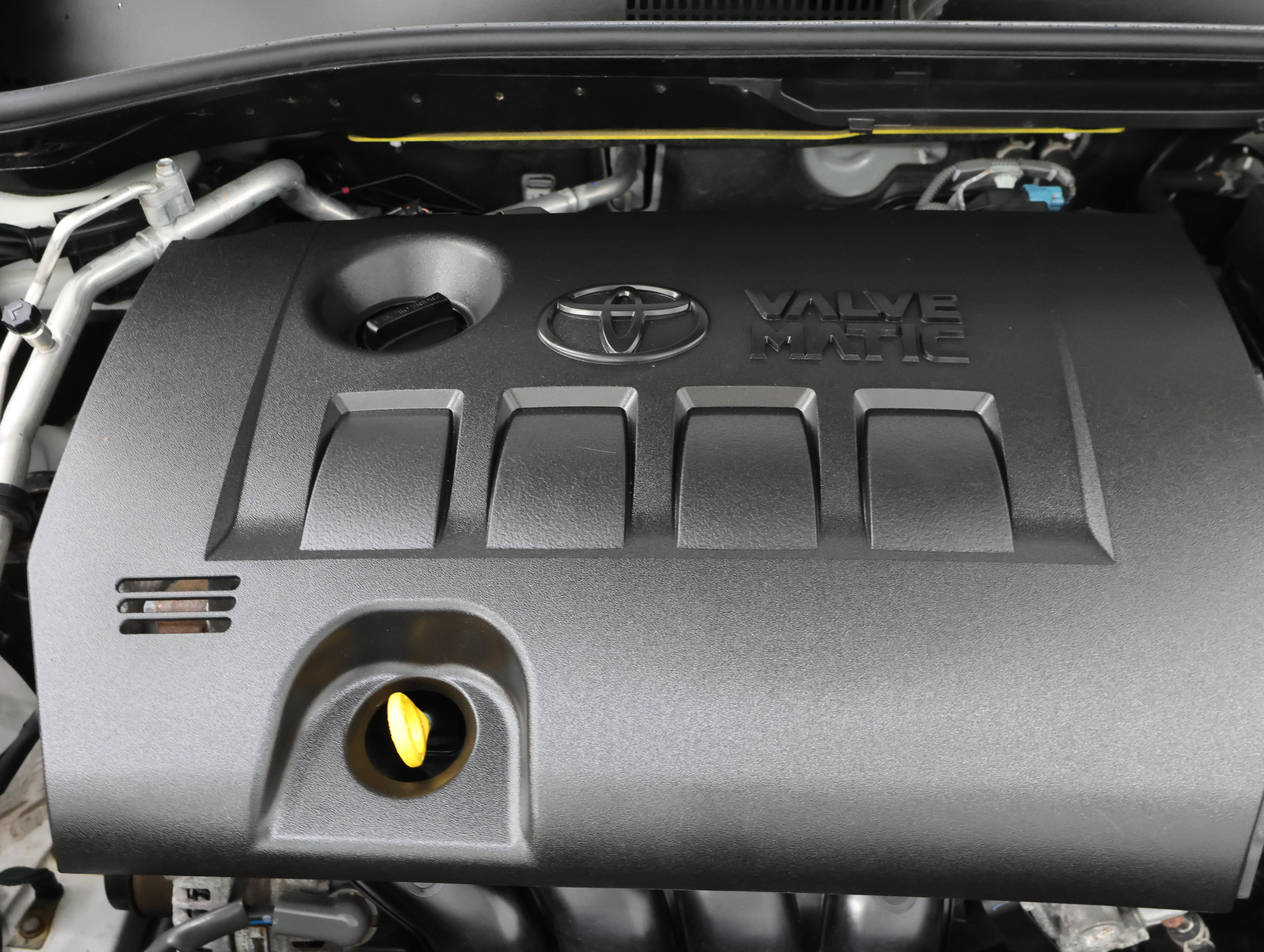 Used 2020 Toyota C-HR XLE FWD image 19