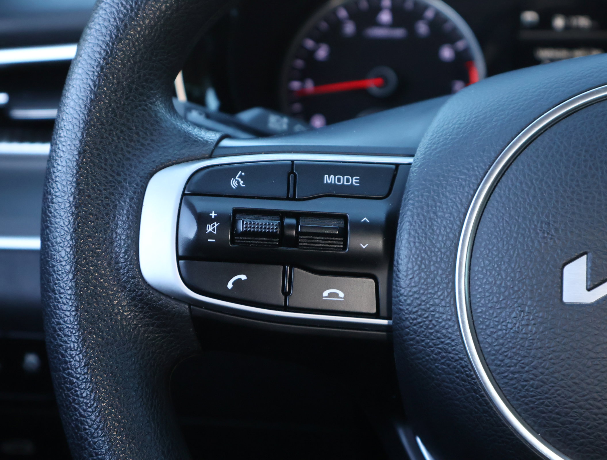 Used 2023 Kia K5 LXS image 11