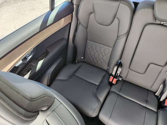 New 2026 Volvo XC90 T8 Plus w/ Protection Package AWD/4WD image 13