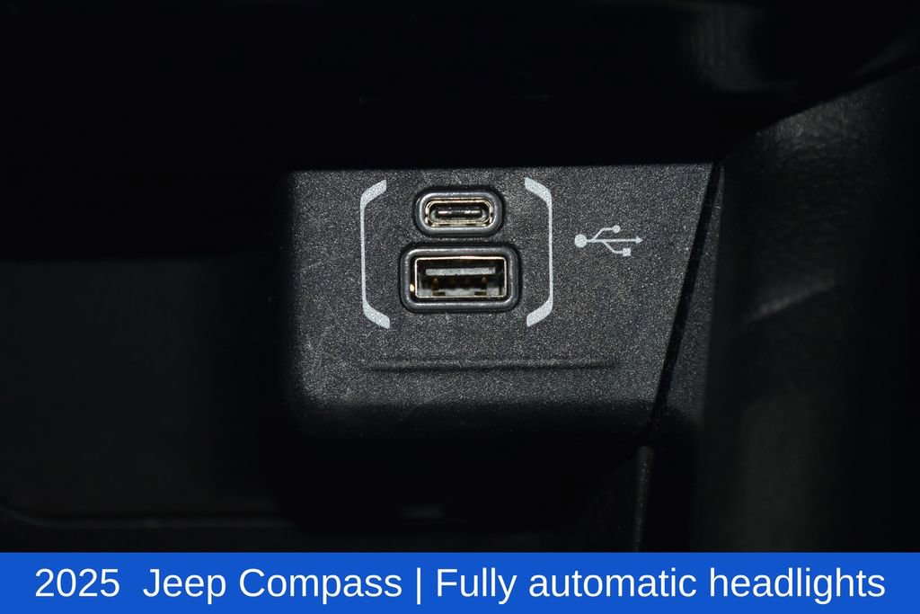 Used 2025 Jeep Compass Latitude w/ Sun & Sound Group AWD/4WD image 22