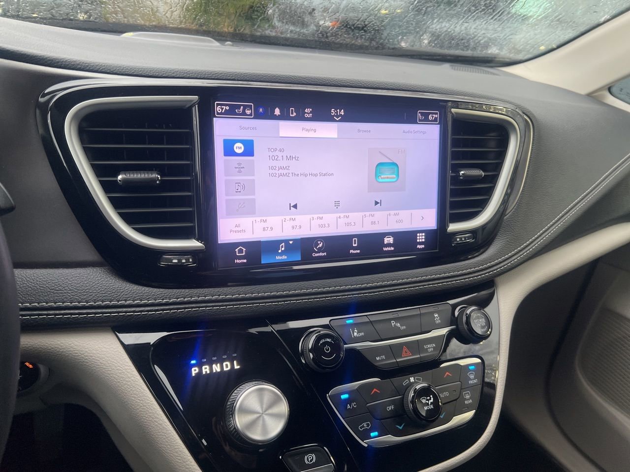 Used 2023 Chrysler Pacifica Touring-L image 31