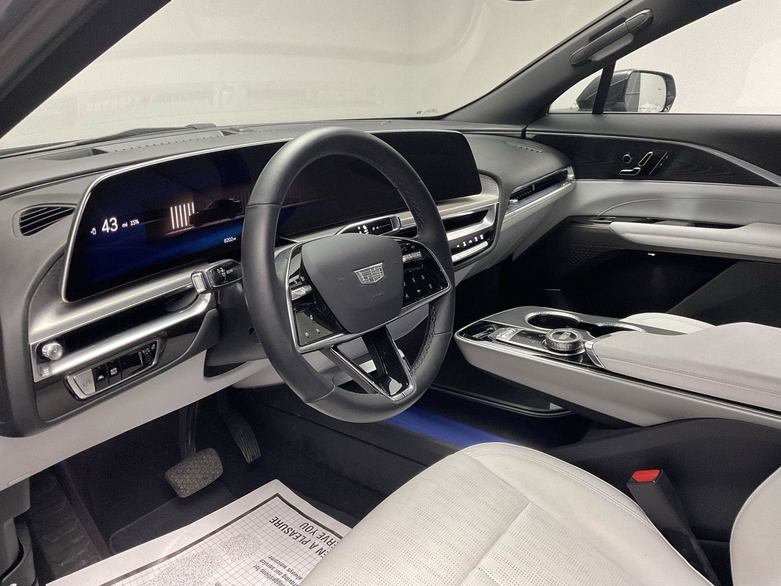 Used 2024 Cadillac Lyriq Luxury w/ LPO, Floor Liner Package RWD image 11