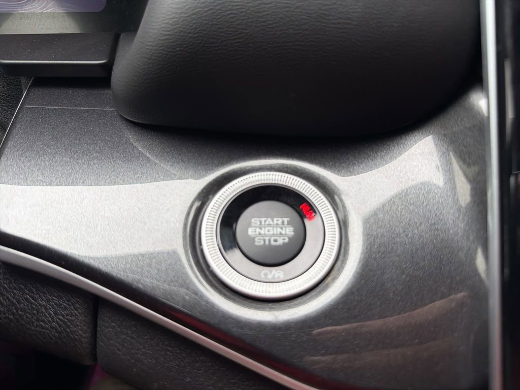 Used 2023 Jeep Grand Cherokee Altitude RWD image 15
