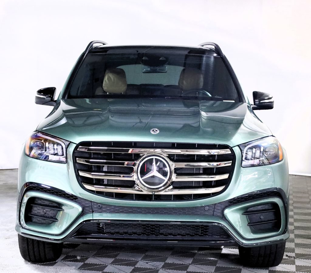 Used 2026 Mercedes-Benz GLS 580 4MATIC image 2