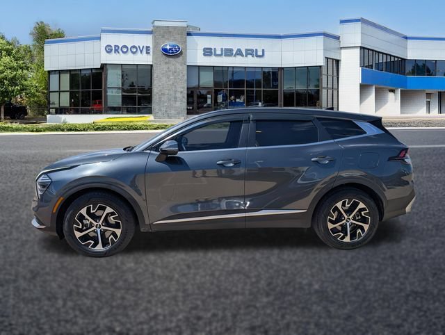 Used 2025 Kia Sportage EX FWD image 2