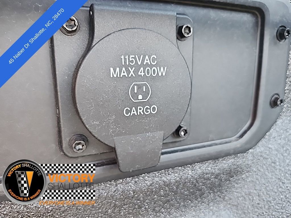 New 2025 RAM 1500 4x4 Crew Cab image 9