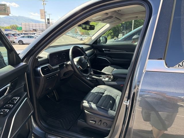 Used 2024 Kia Telluride SX Prestige w/ Towing Package AWD/4WD image 11