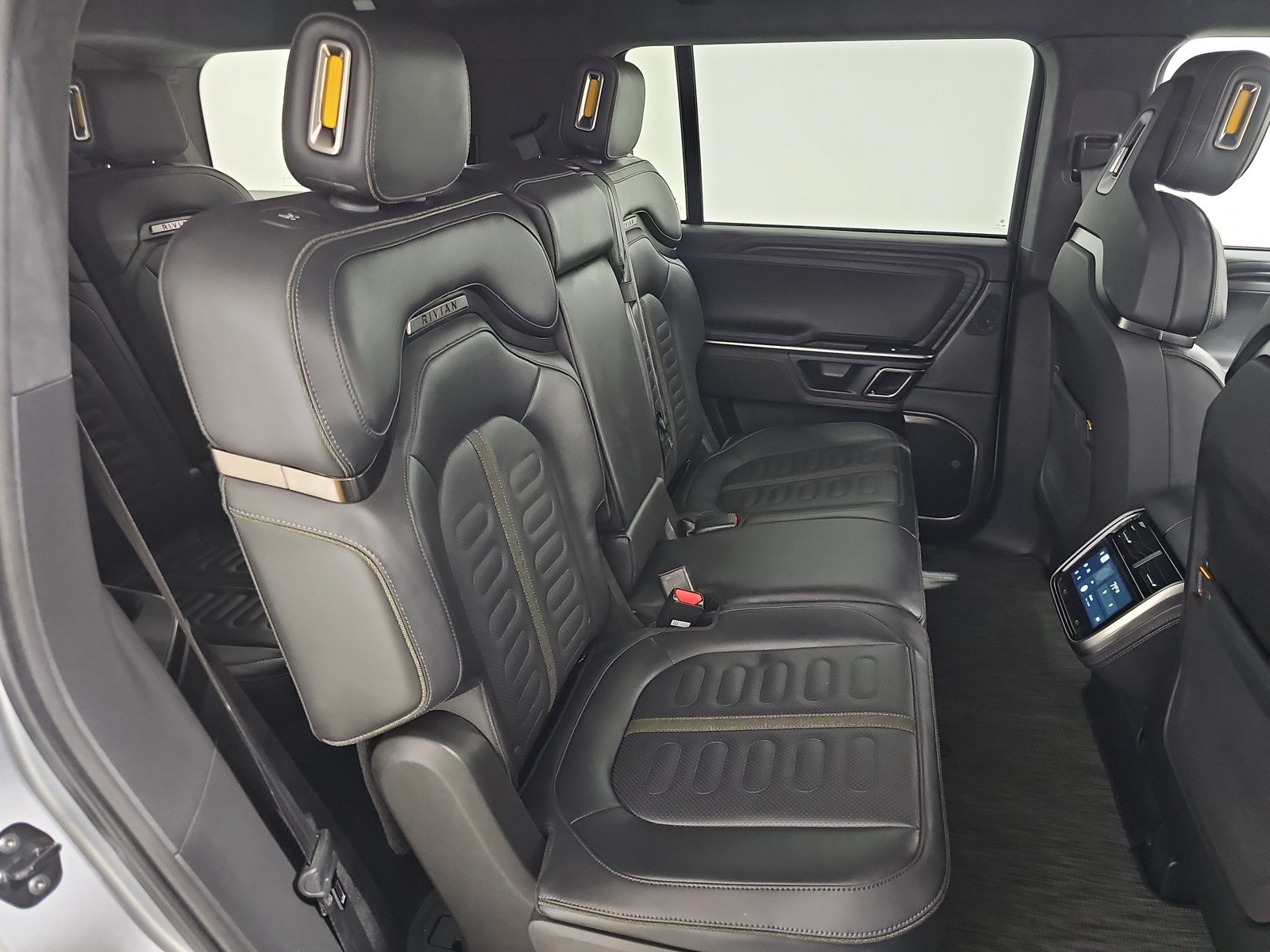 Used 2024 Rivian R1S Adventure AWD/4WD image 23