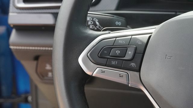 Used 2024 Volkswagen Atlas Cross Sport SEL R-Line image 29