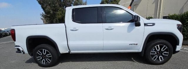 Used 2022 GMC Sierra 1500 AT4 w/ AT4 Preferred Package AWD/4WD image 3