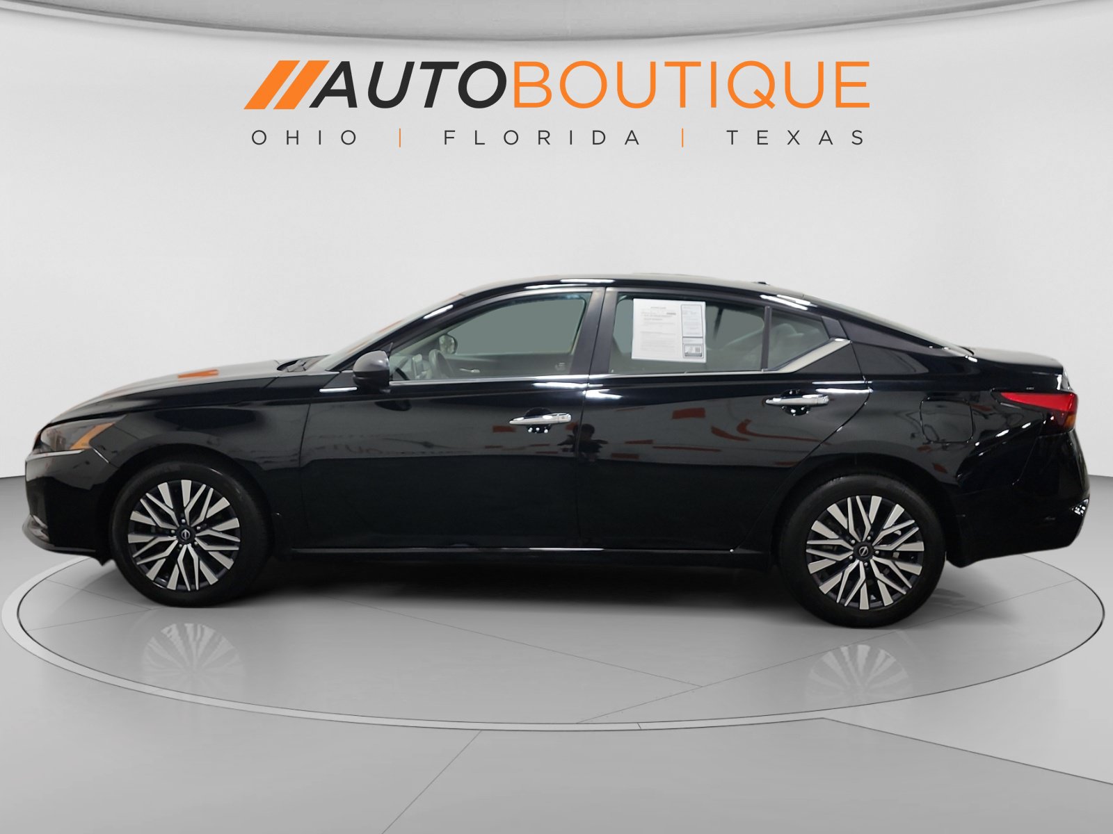 Used 2024 Nissan Altima 2.5 SV AWD/4WD image 2