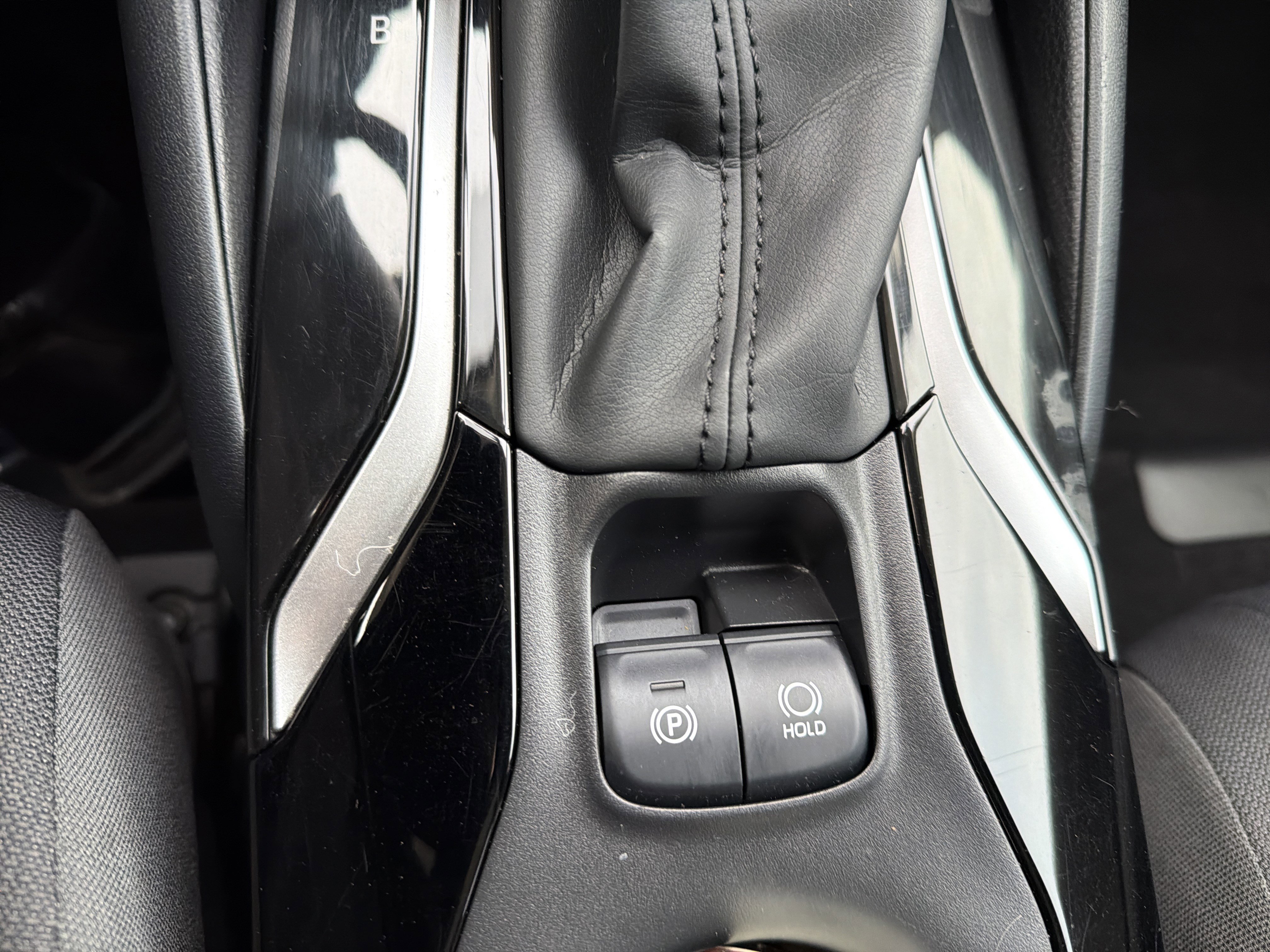 Used 2022 Toyota Corolla LE image 25