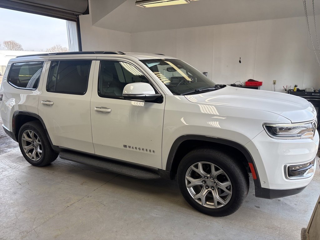 Used 2022 Jeep Wagoneer Series II image 1