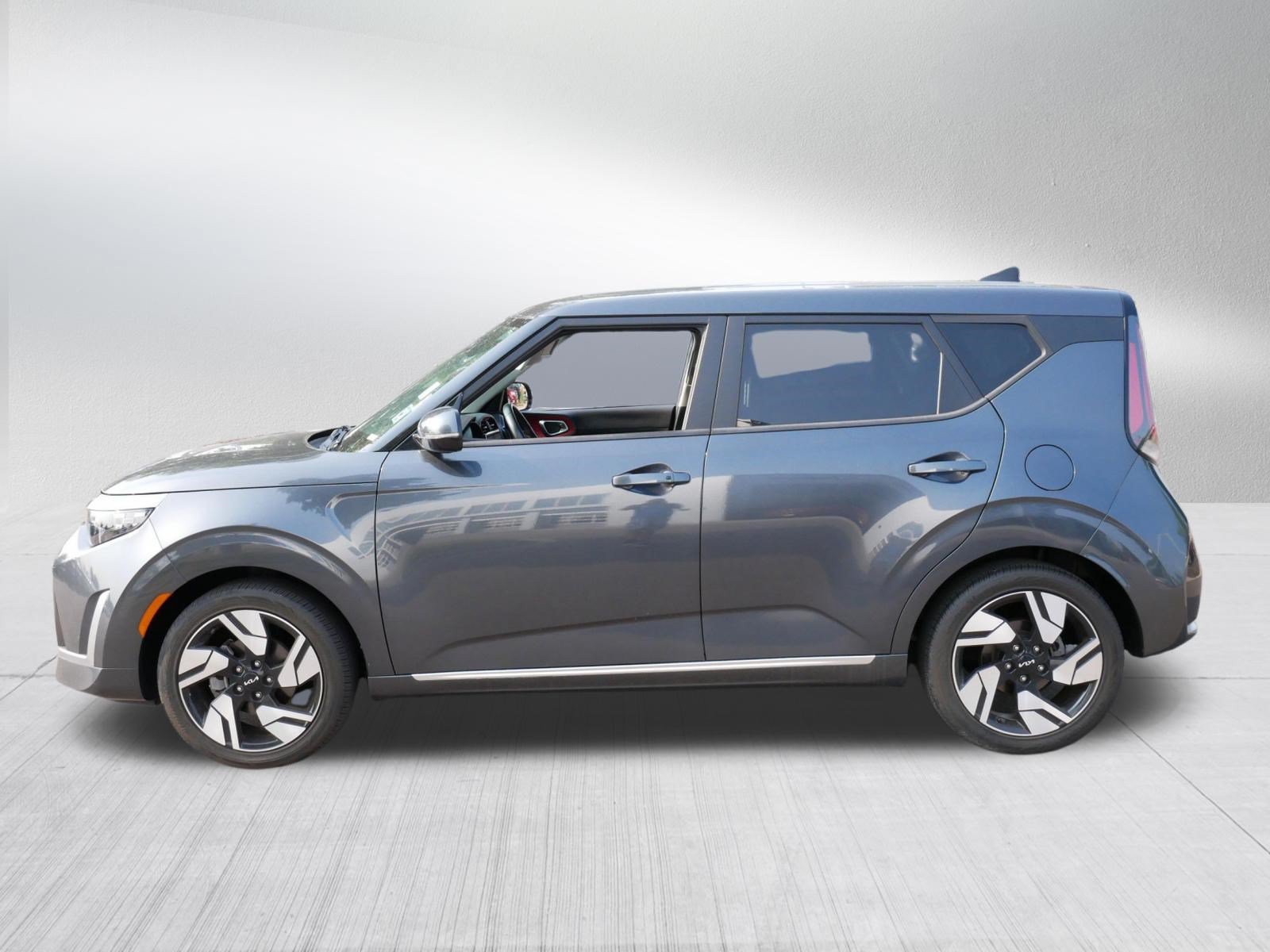 Used 2023 Kia Soul GT-Line FWD image 4