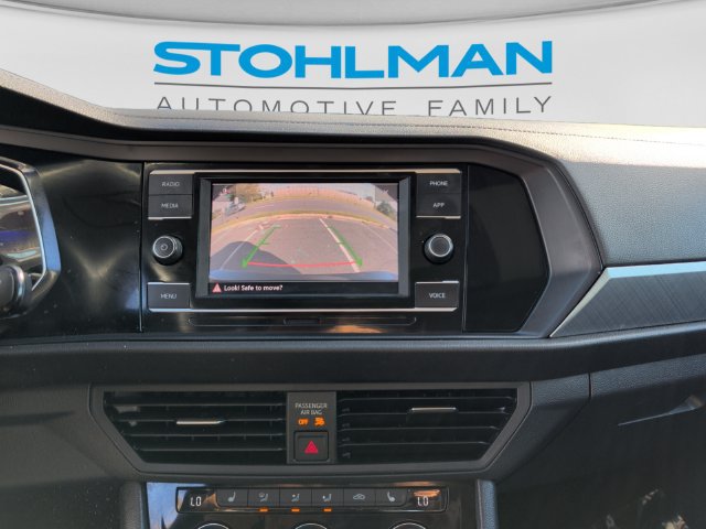 Certified 2023 Volkswagen Jetta SE w/ Panoramic Sunroof Package FWD image 16
