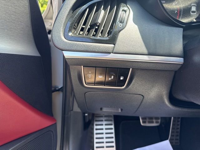Used 2019 Kia Stinger GT1 AWD/4WD image 21