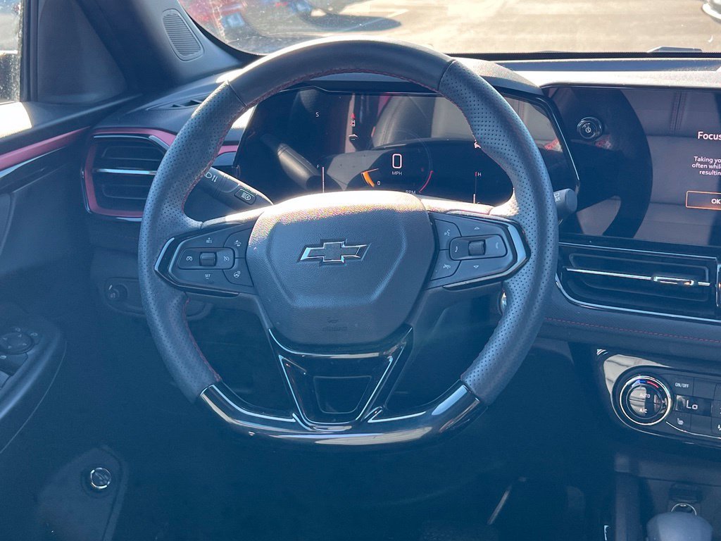 Used 2025 Chevrolet TrailBlazer RS w/ Convenience Package AWD/4WD image 12
